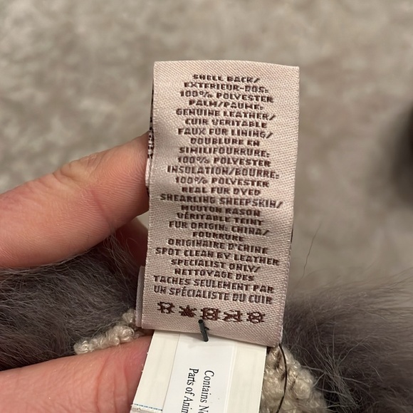 Brand New UGG Quilted All Weather Touchscreen Mittens Leather Palm Real Fur Cuff - Picture 12 of 16